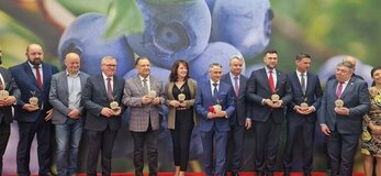 zdjęcie grupowe uczestników targów